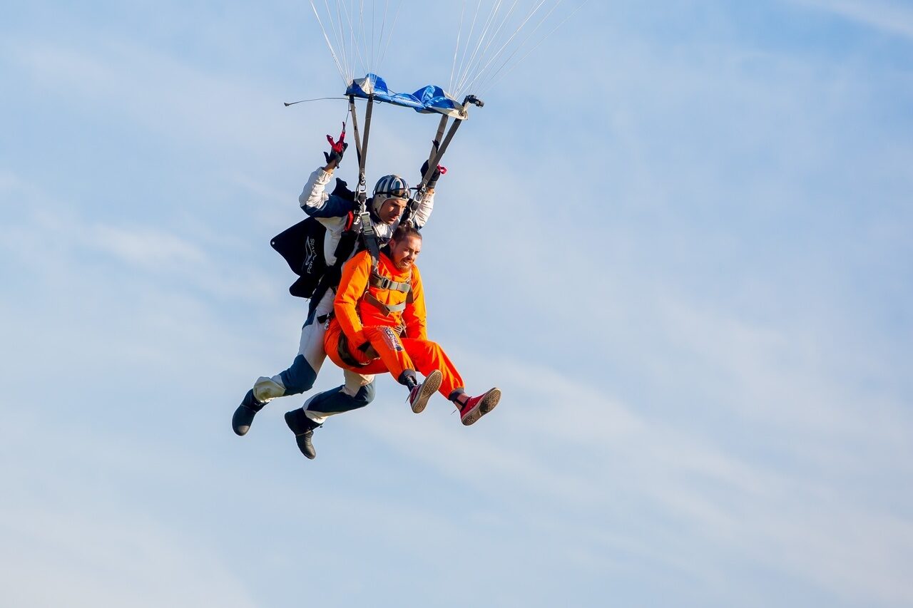 Gta 5 прыгать с парашютом фото 116